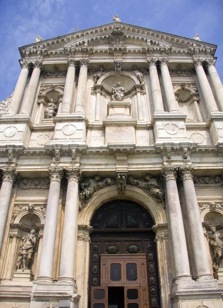 Μπροστινή πρόσοψη του καθεδρικού ναού στη Βενετία — Φωτογραφία Αρχείου