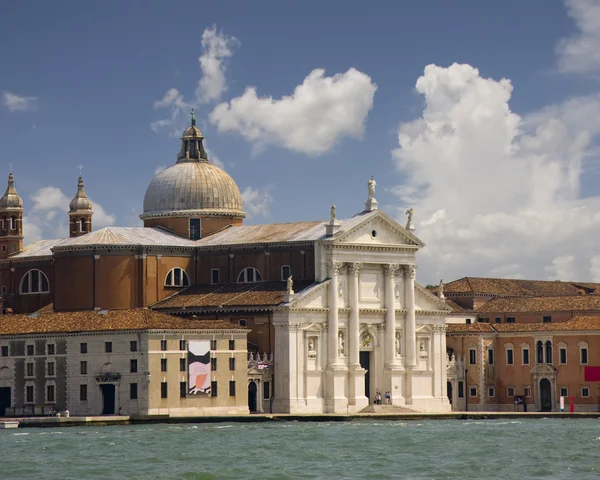 在威尼斯的大运河上的大教堂 — 图库照片