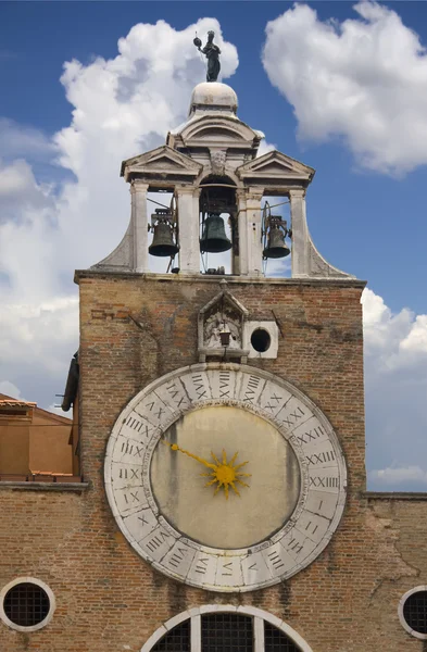 Bir saat kulesi ile 24 saat saat yüzünü Venedik — Stok fotoğraf