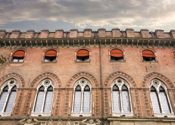 Фасад городского совета в Болонье — стоковое фото