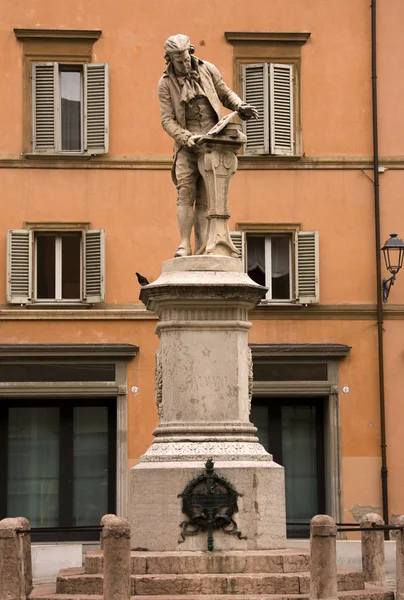 Standbeeld van salvani in bologna — Stockfoto