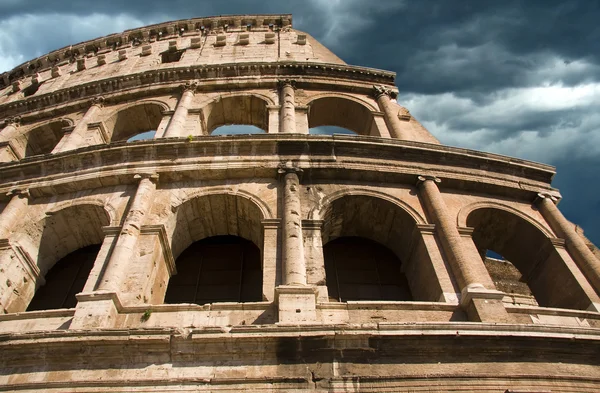 Colosseum ancient amphitheatre in Rome — Stock Photo, Image