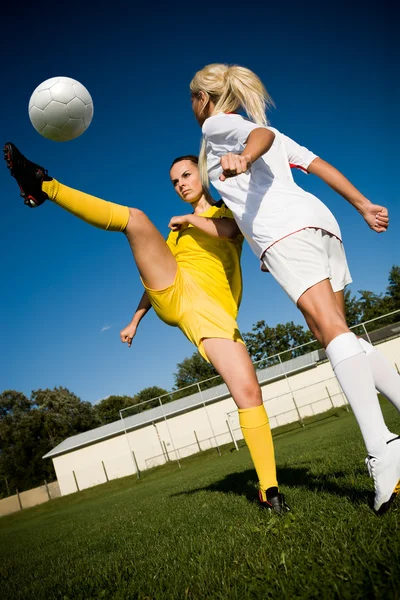 Meninas de futebol — Fotografia de Stock