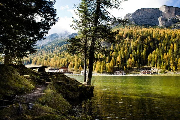 Lago di Dobiacco — Stock Photo, Image