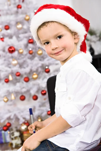 クリスマスの少年 — ストック写真