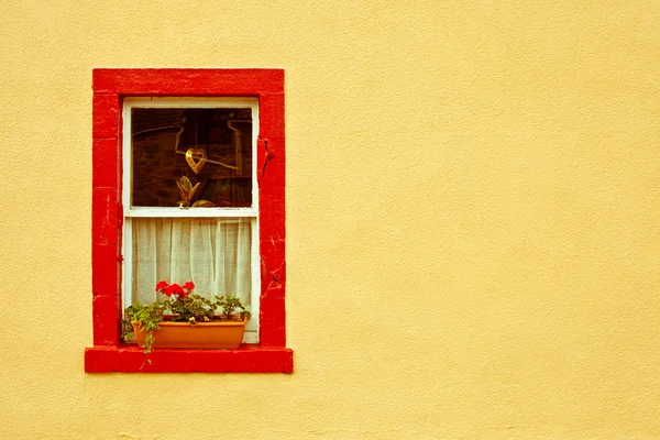 Ferienhausfenster — Stockfoto