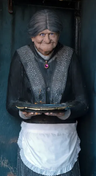 老女人雕塑 — 图库照片
