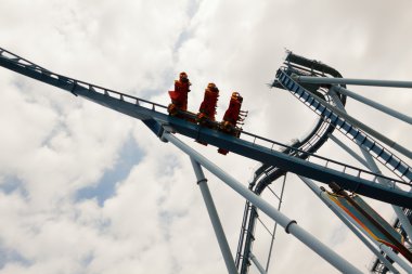 Rollercoaster döngüler.