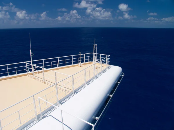 Cruise ship in the Caribbean Sea. — Stock Photo, Image