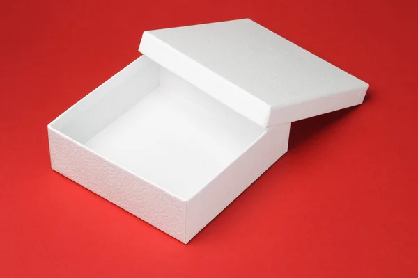 Caixa de presente branca aberta e vazia — Fotografia de Stock