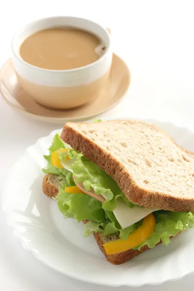 Sandwich mit Tasse Kaffee — Stockfoto