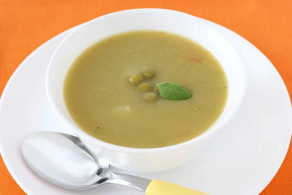 Sup kacang dalam mangkuk putih — Stok Foto
