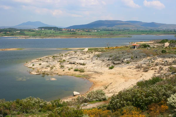 Vista sobre el río en el norte de Portugal — Foto de Stock