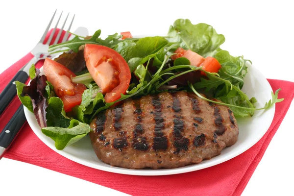 Hambúrguer de peru grelhado com salada — Fotografia de Stock