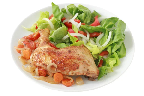 Huhn mit Salat — Stockfoto