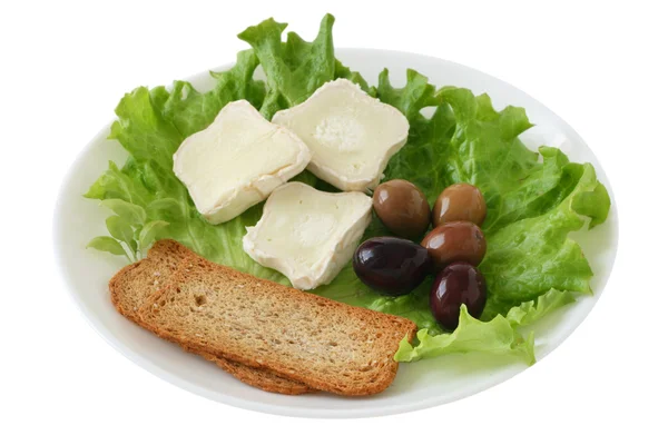 Τοστ με τυρί και ελιές στο πιάτο — Φωτογραφία Αρχείου