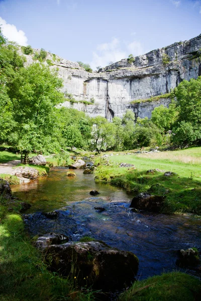 Beautiful landscape in Yorkshire Dales National Park in England — Stock Photo, Image