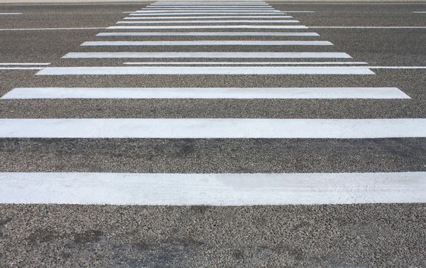 Ein Fußweg auf einem Straßenübergang — Stockfoto