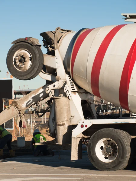 Cement mixer truck — Zdjęcie stockowe