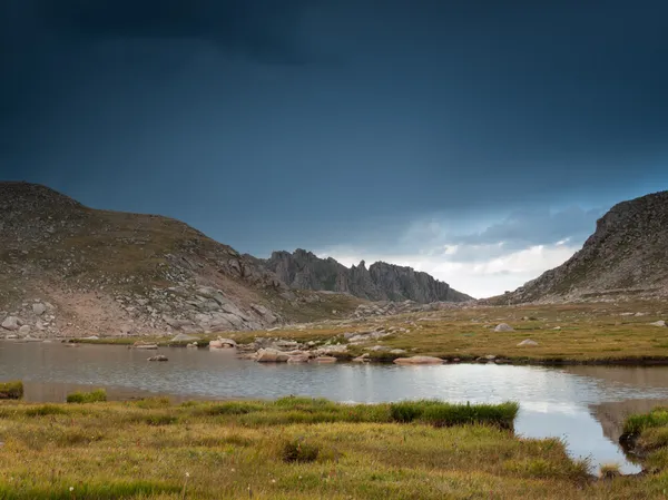 Alpejskie lato w Górach Skalistych — Zdjęcie stockowe