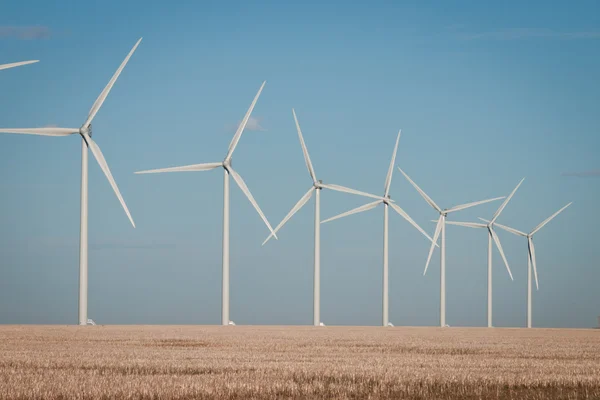 风力涡轮机农场 — 图库照片
