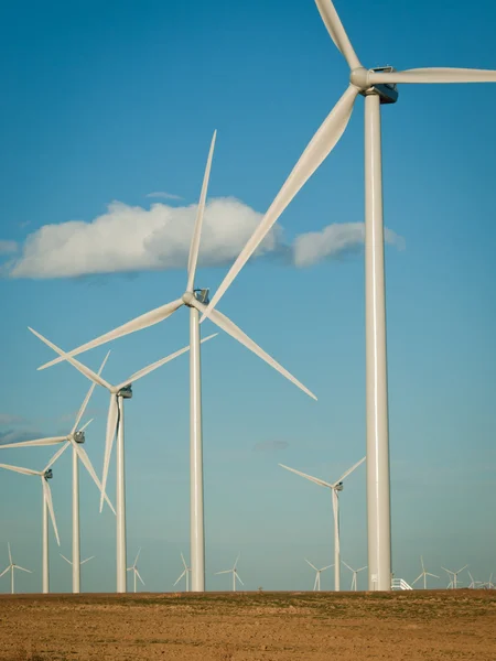 风力涡轮机农场 — 图库照片
