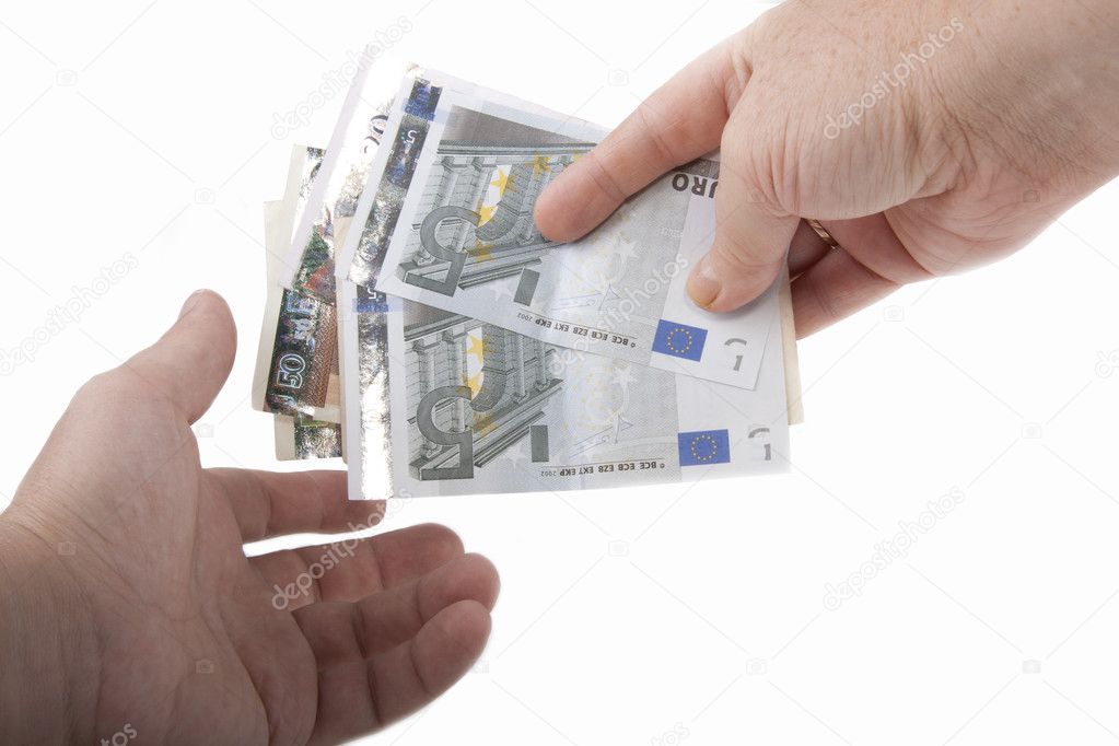 Пачка евро в руках