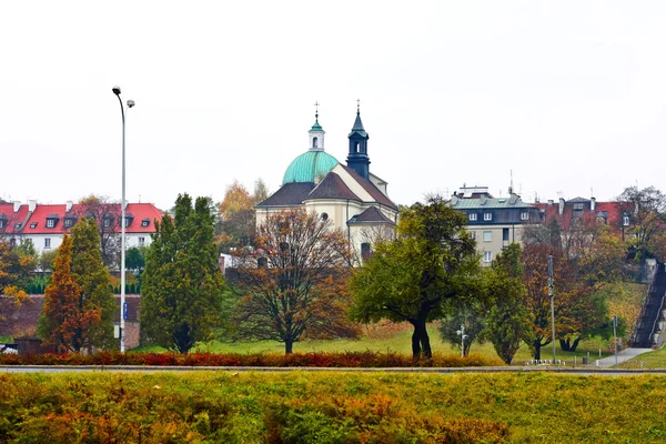 Widok miasta Warszawy z Wisły. Polska — Zdjęcie stockowe