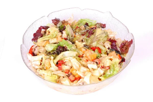 Gemischter Salat mit Erdnusssoße — Stockfoto