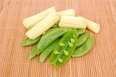 Baby corn and sugar snap peas clipart