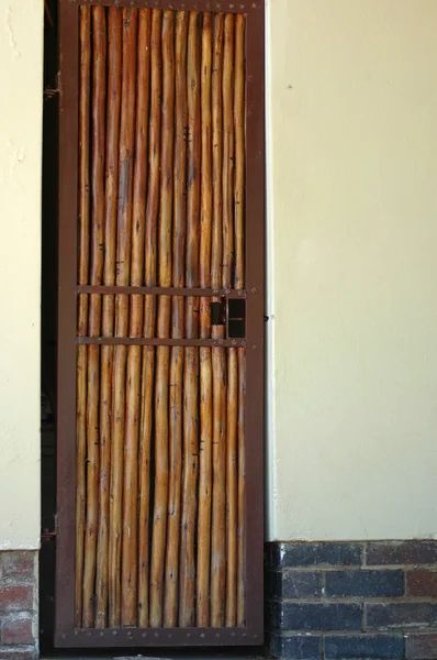 Tahta kapı.