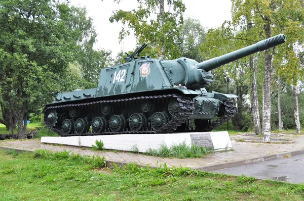 Historical Tank ISU-152 in Priozersk — Stok Foto
