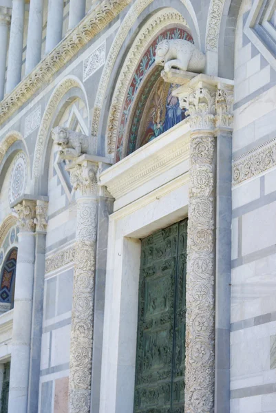 Duomo santa maria del fiore ve campanile. Florence, ana kapıları. — Stok fotoğraf