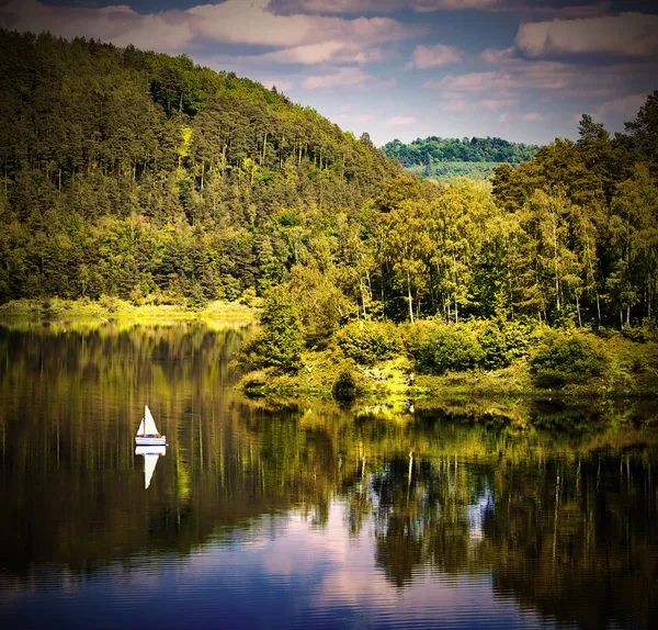 Yacht on o forested hill, pilichowice in Poland — Stock Photo, Image