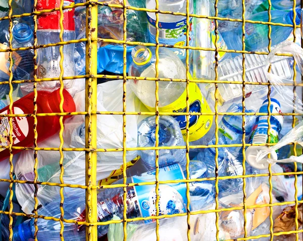 Różne śmieci z tworzyw sztucznych — Zdjęcie stockowe