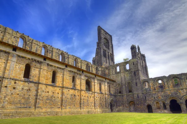 Історичні руїни середньовічної абатство — стокове фото