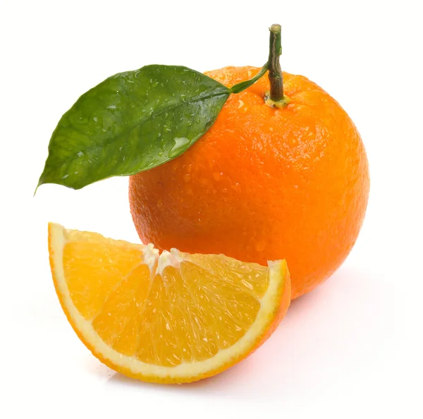 Arancione con foglie — Foto Stock