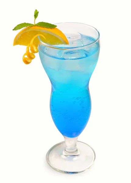 Cocktail bleu avec glace et orange — Photo