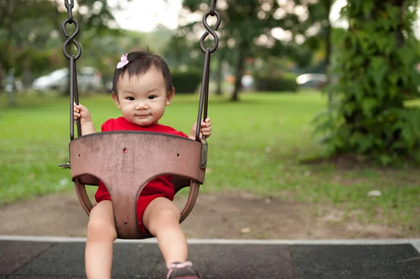 Одиннадцатимесячный азиатский ребенок — стоковое фото