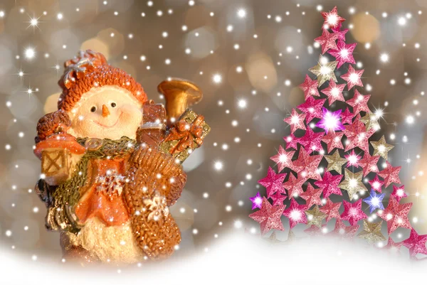 圣诞贺卡、 雪人和圣诞树. — 图库照片