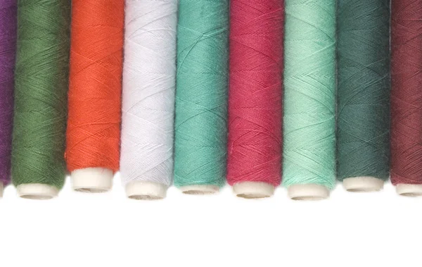 Bobines de fil colorées — Photo
