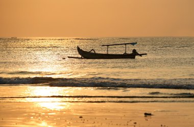 ocean'ın yalnız teknede