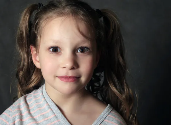 肖像画の 5 歳の女の子 — ストック写真