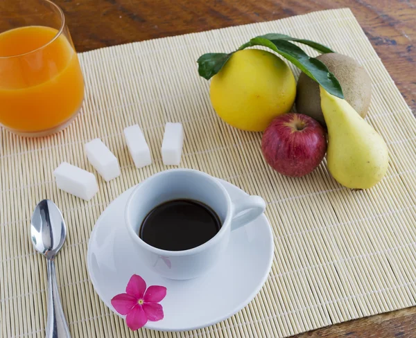 Coffee and fruits — Stock Photo, Image