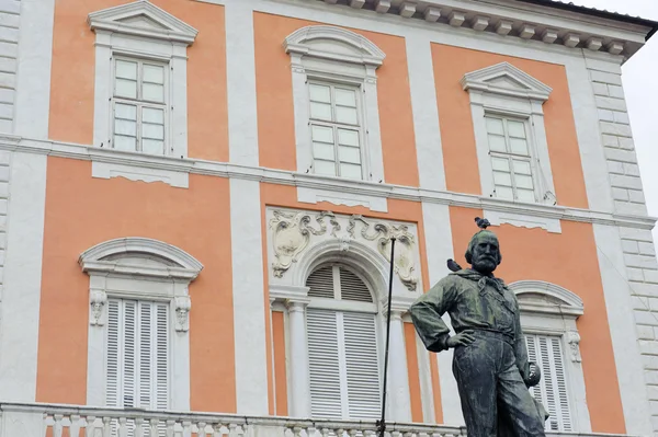Pisa: Estatua de Garibaldi —  Fotos de Stock