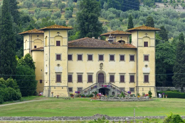 Ősi villa közelében Pistoia (Toscana) — Stock Fotó