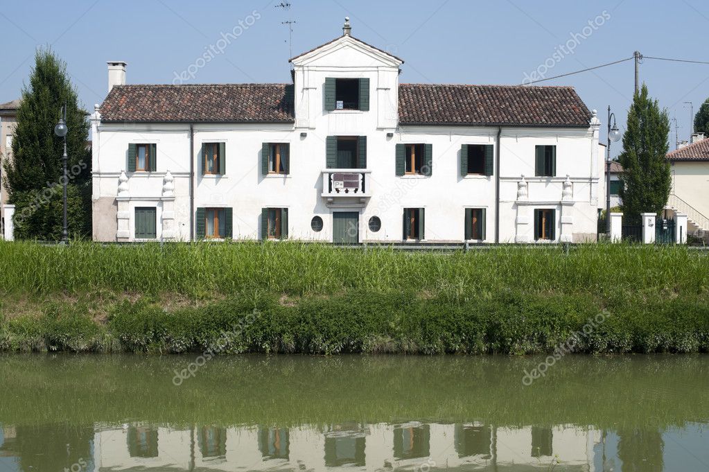 Riviera del Brenta (Veneto, Italy): Historic villa on the river