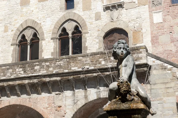 Prato (Toskania), palazzo pretorio i fontanny — Zdjęcie stockowe