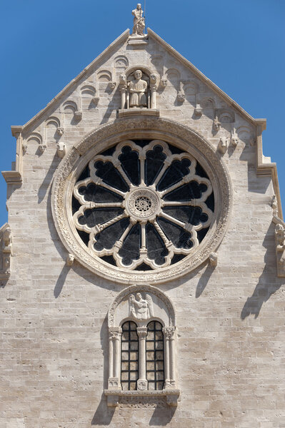Ruvo (Bari, Puglia, Italy): Old cathedral in Romanesque style, rose window