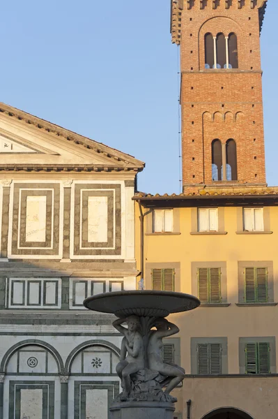 Empoli (Florencja), Kościół i fontanny — Zdjęcie stockowe